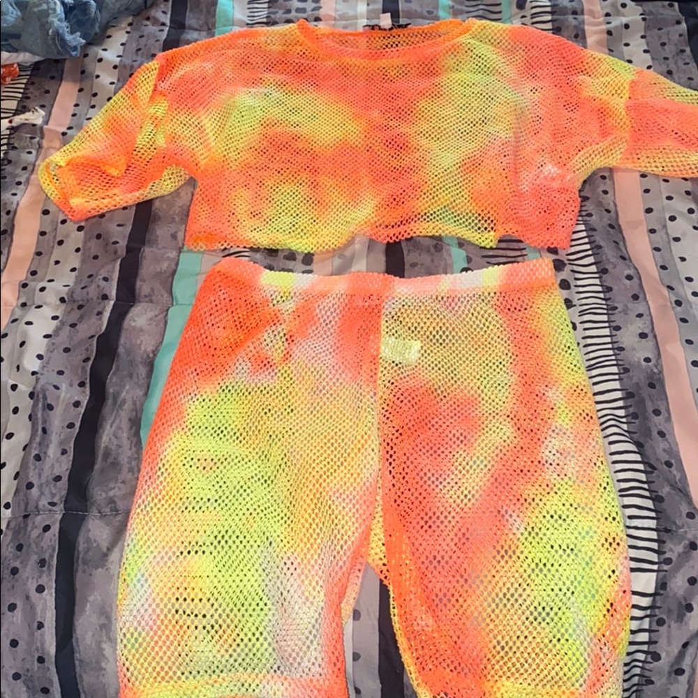 Two piece set